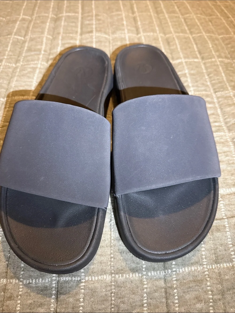 New lululemon athletica Men's Dark Gray Slide Sandals size 10